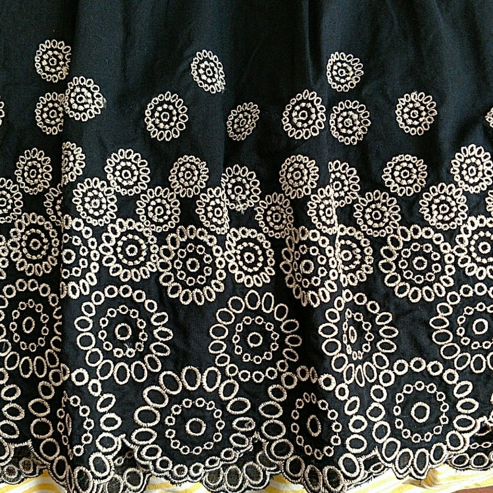Sweet embroidered skirt